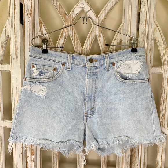 Levi's Pants - Vintage Levi’s distressed high waisted shorts